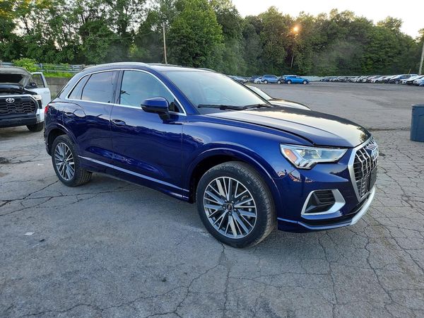 2021 AUDI Q3 quattro Premium Plus