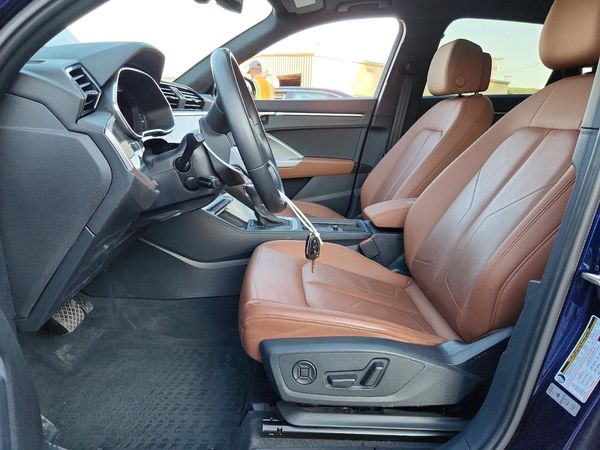 2021 AUDI Q3 quattro Premium Plus
