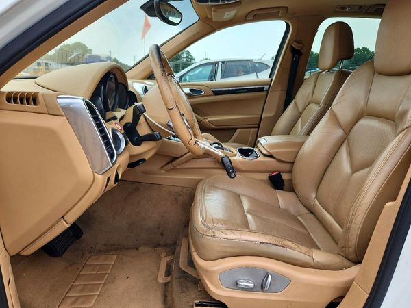2012 PORSCHE CAYENNE