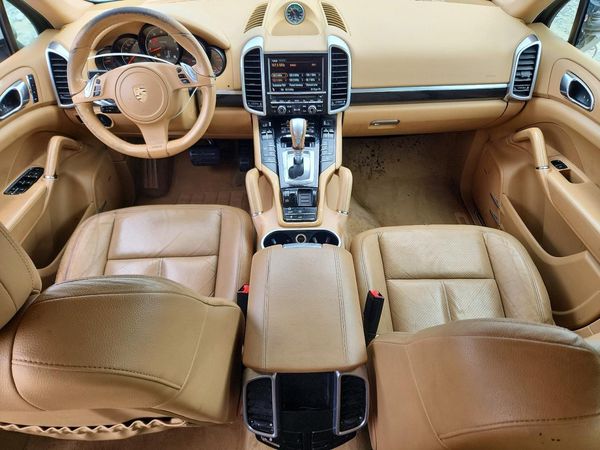 2012 PORSCHE CAYENNE