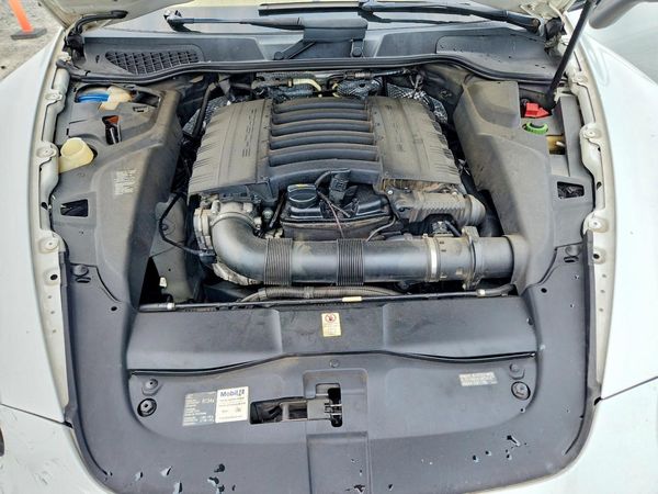 2012 PORSCHE CAYENNE
