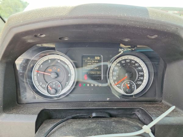 2013 RAM 1500 ST QUAD CAB 4X2