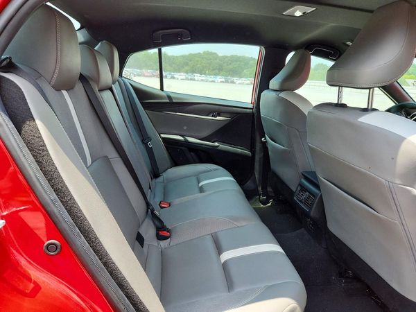2025 TOYOTA CAMRY