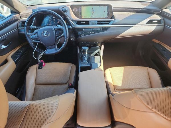 2019 LEXUS ES 350