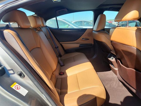 2019 LEXUS ES 350