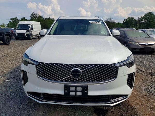 2026 VOLVO XC90 Ultra Bright