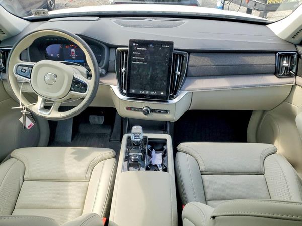 2026 VOLVO XC90 Ultra Bright