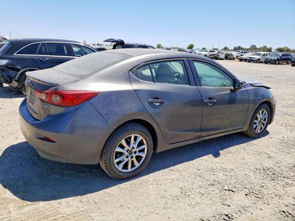 2015 MAZDA 3 Touring/GS