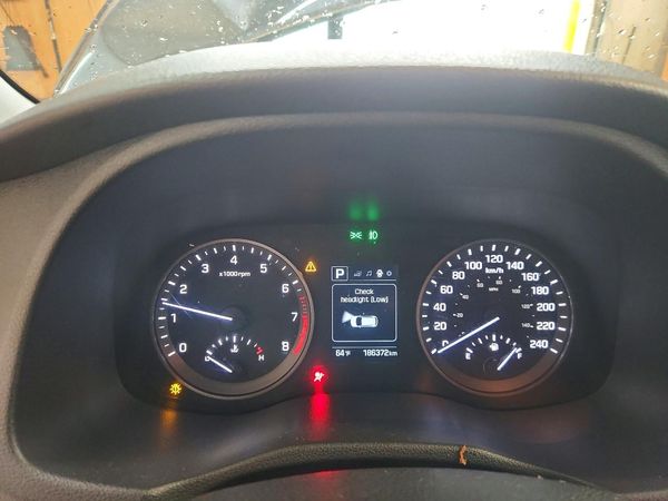 2016 HYUNDAI TUCSON SE