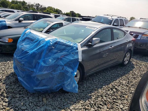 2016 HYUNDAI ELANTRA