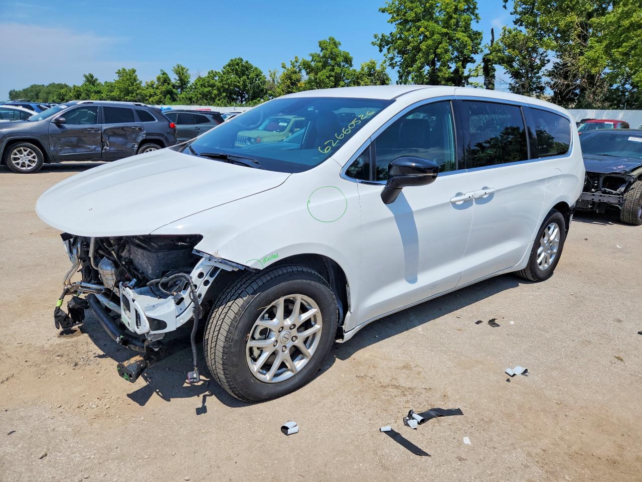 2025 CHRYSLER PACIFICA Select