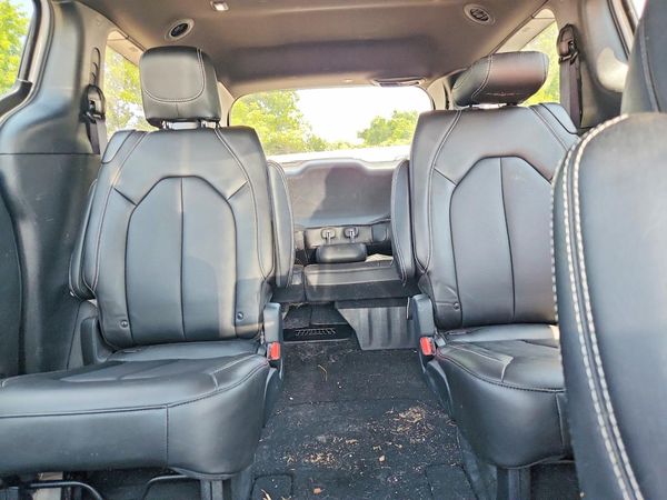 2025 CHRYSLER PACIFICA Select