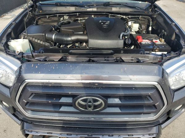 2022 TOYOTA TACOMA SR5