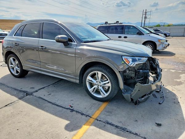 2020 AUDI Q3 S Line quattro Prestige