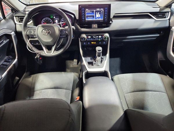 2022 TOYOTA RAV4 XLE