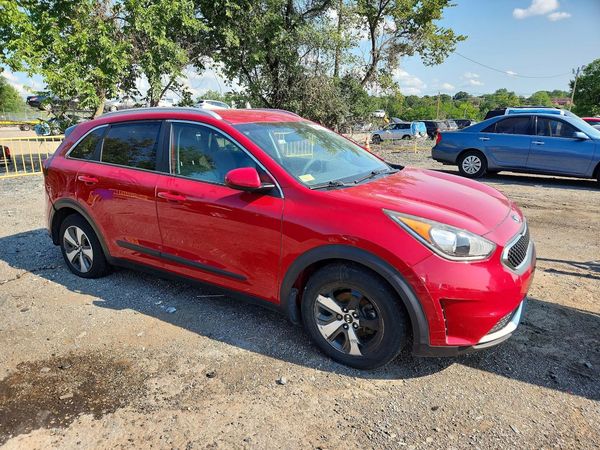 2017 KIA NIRO