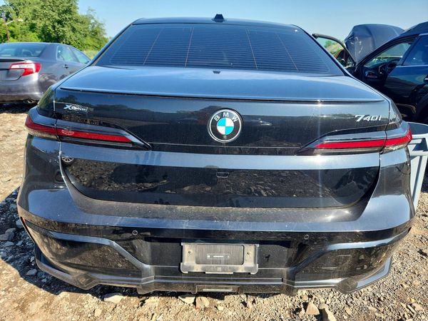 2024 BMW 740