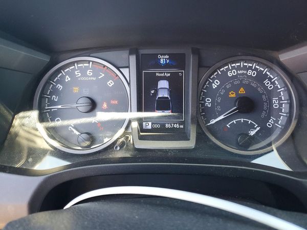 2017 TOYOTA TACOMA
