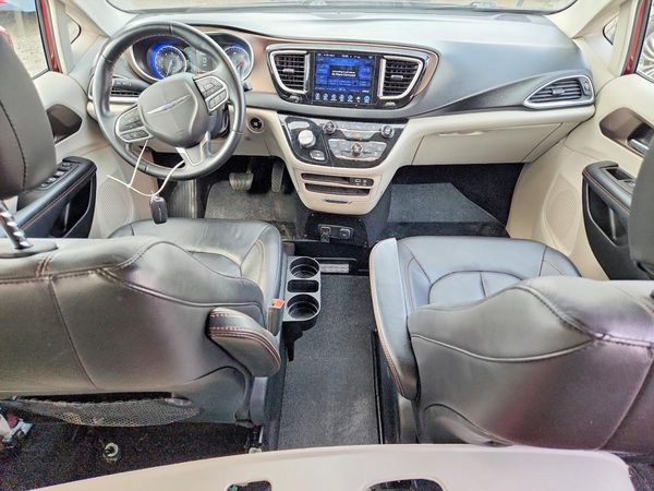 2017 CHRYSLER PACIFICA Touring L