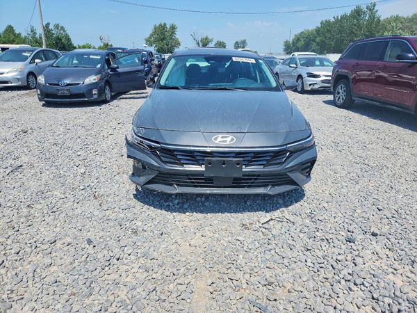 2024 HYUNDAI ELANTRA SEL w/ Convenience Pkg