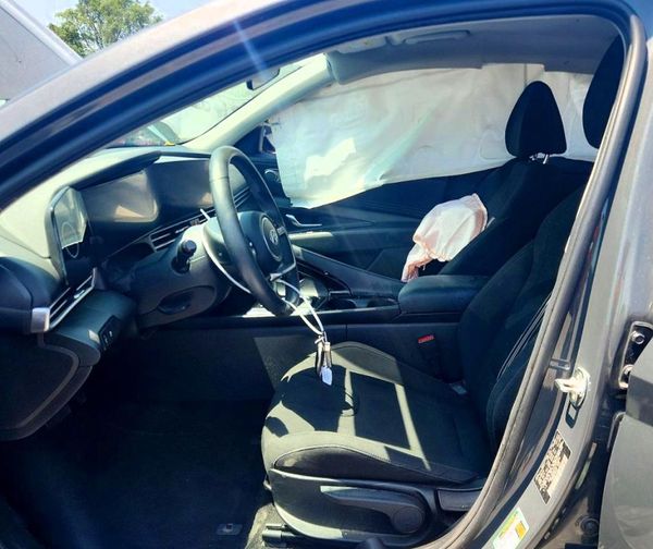 2024 HYUNDAI ELANTRA SEL w/ Convenience Pkg