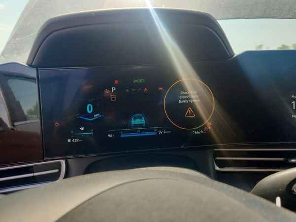 2024 HYUNDAI ELANTRA SEL w/ Convenience Pkg