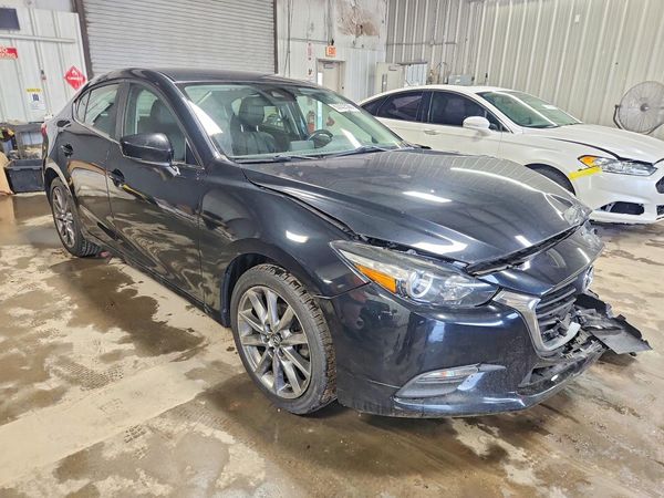 2018 MAZDA 3 Touring