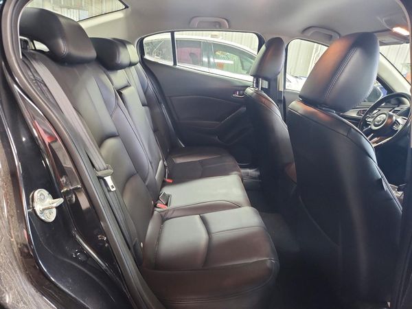 2018 MAZDA 3 Touring