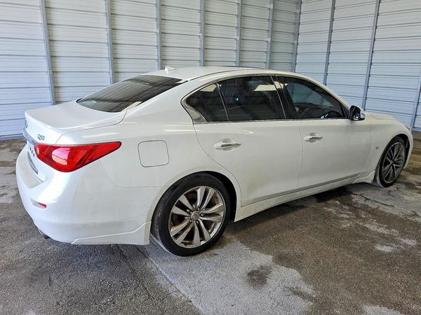 2015 INFINITI Q50