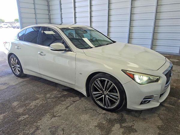 2015 INFINITI Q50