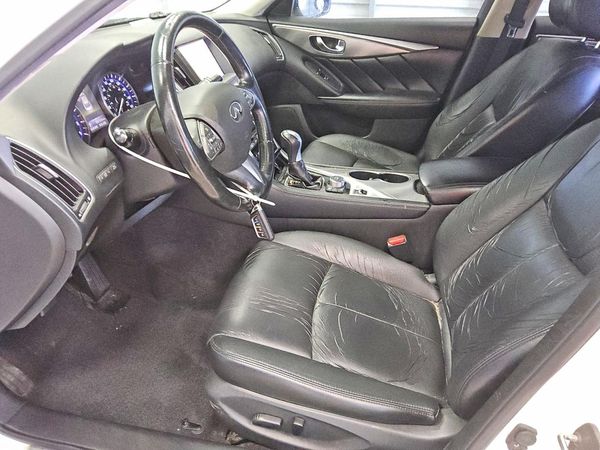 2015 INFINITI Q50