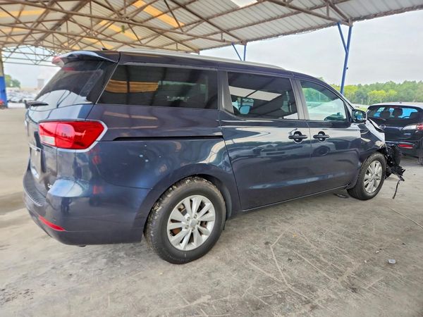 2017 KIA SEDONA LX