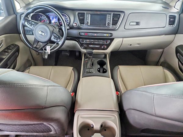 2017 KIA SEDONA LX