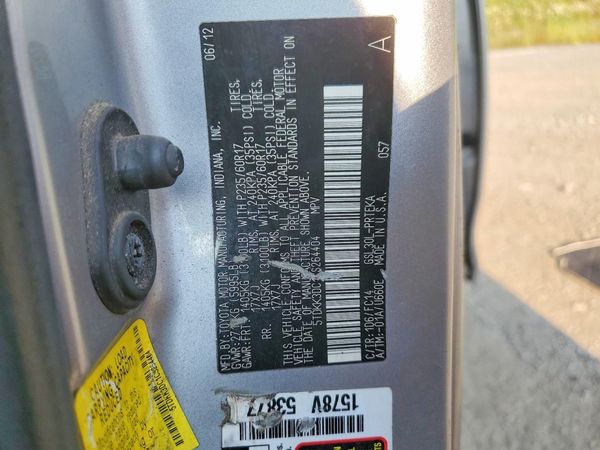 2012 TOYOTA SIENNA