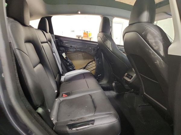 2025 TESLA MODEL Y