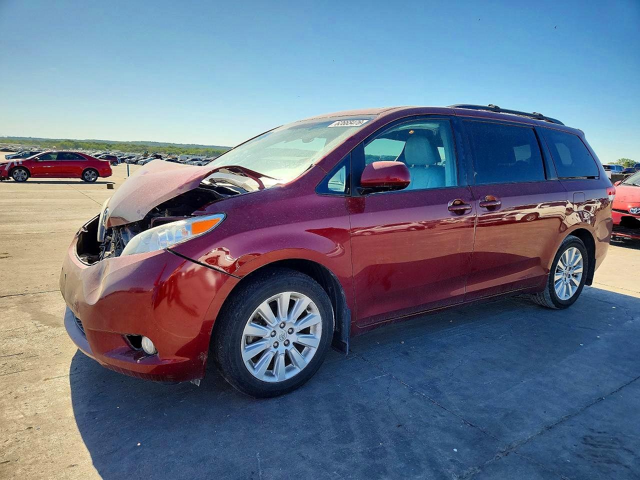 2013 TOYOTA SIENNA