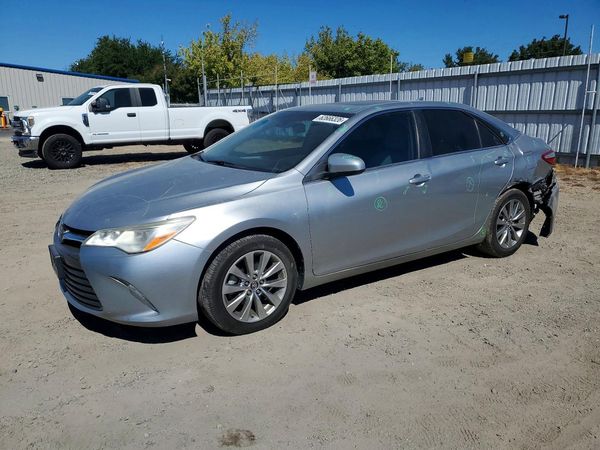 2017 TOYOTA CAMRY XLE/XSE
