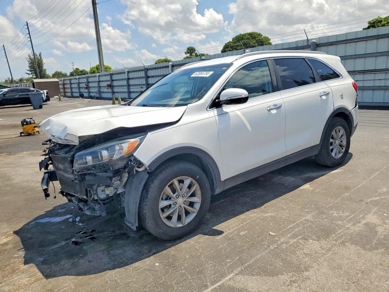 2017 KIA SORENTO L, LX