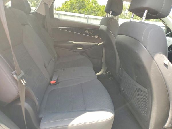 2017 KIA SORENTO L, LX