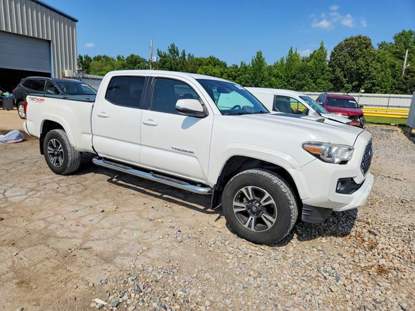 2019 TOYOTA TACOMA SR5
