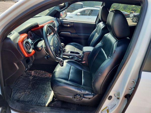 2019 TOYOTA TACOMA SR5