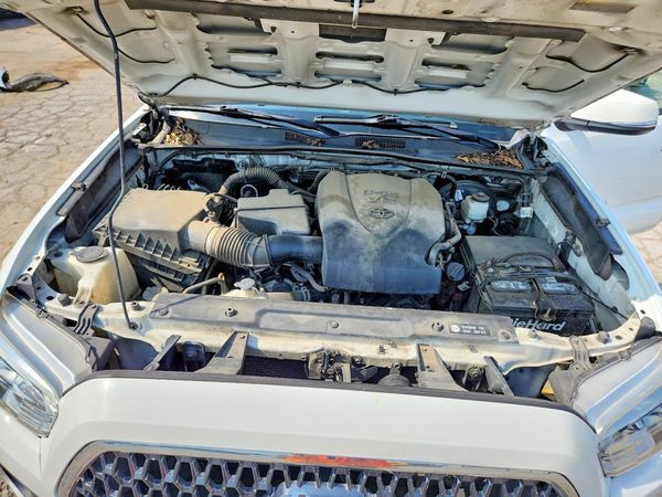 2019 TOYOTA TACOMA SR5