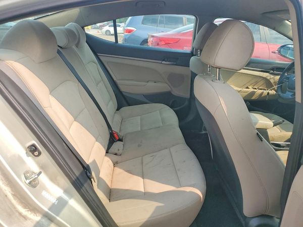 2017 HYUNDAI ELANTRA SE Base