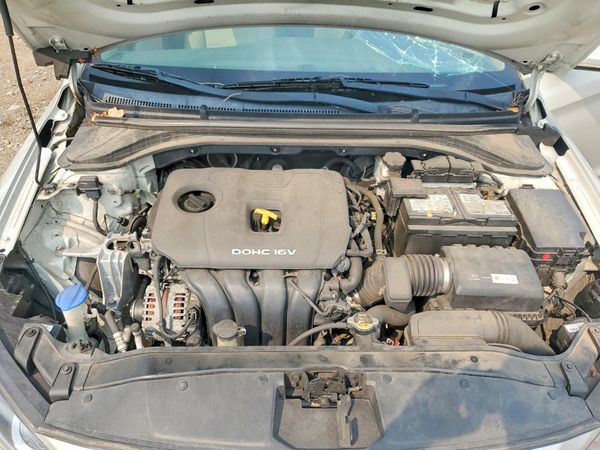 2017 HYUNDAI ELANTRA SE Base