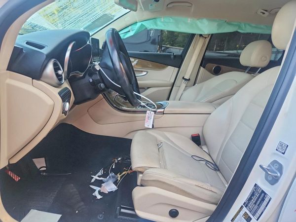 2019 MERCEDES-BENZ GLC GLC300