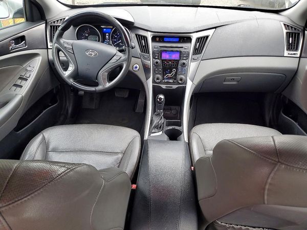 2012 HYUNDAI SONATA