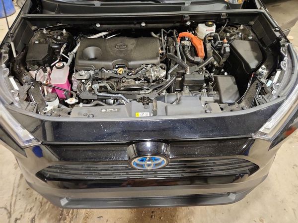 2024 TOYOTA RAV4 XLE — Engine bay