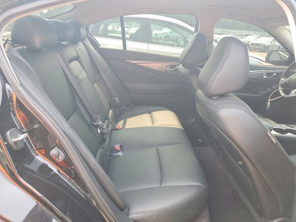 2016 INFINITI Q50