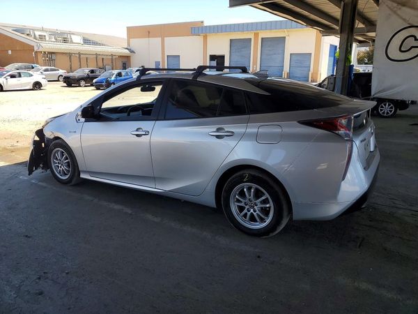 2016 TOYOTA PRIUS
