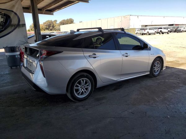 2016 TOYOTA PRIUS